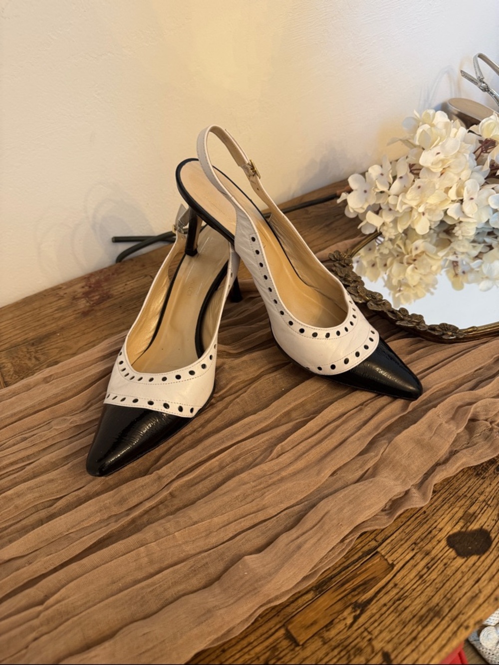 Roberto Capucci Slingback black & white heels. Vintage